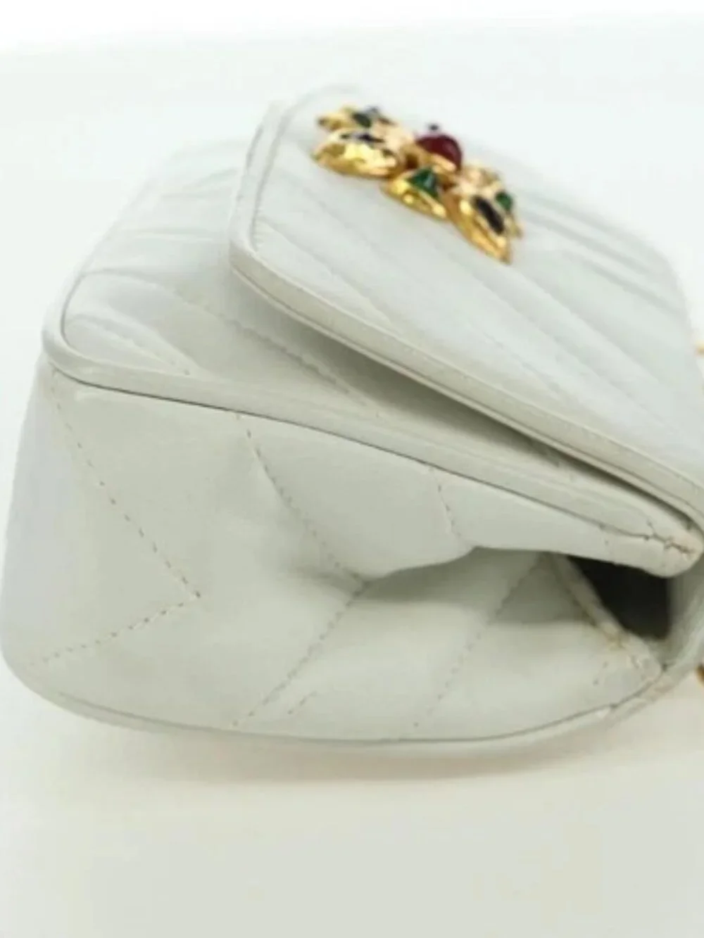 CHANEL Griboa V Stitch Chain Shoulder Bag Leather White Gold CC Auth ARZ551SAV
